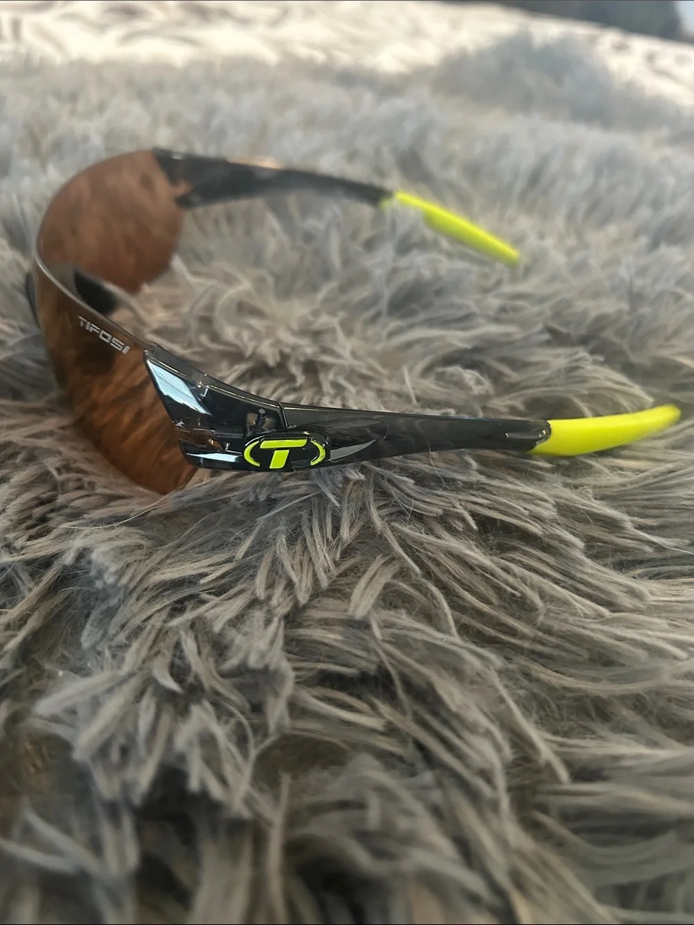 Tifosi Men’s Sport Sunglasses - Yellow/Black Frame with Amber Lens